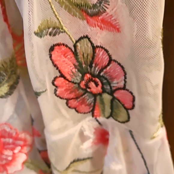 Blouse - Picture 2 of 4